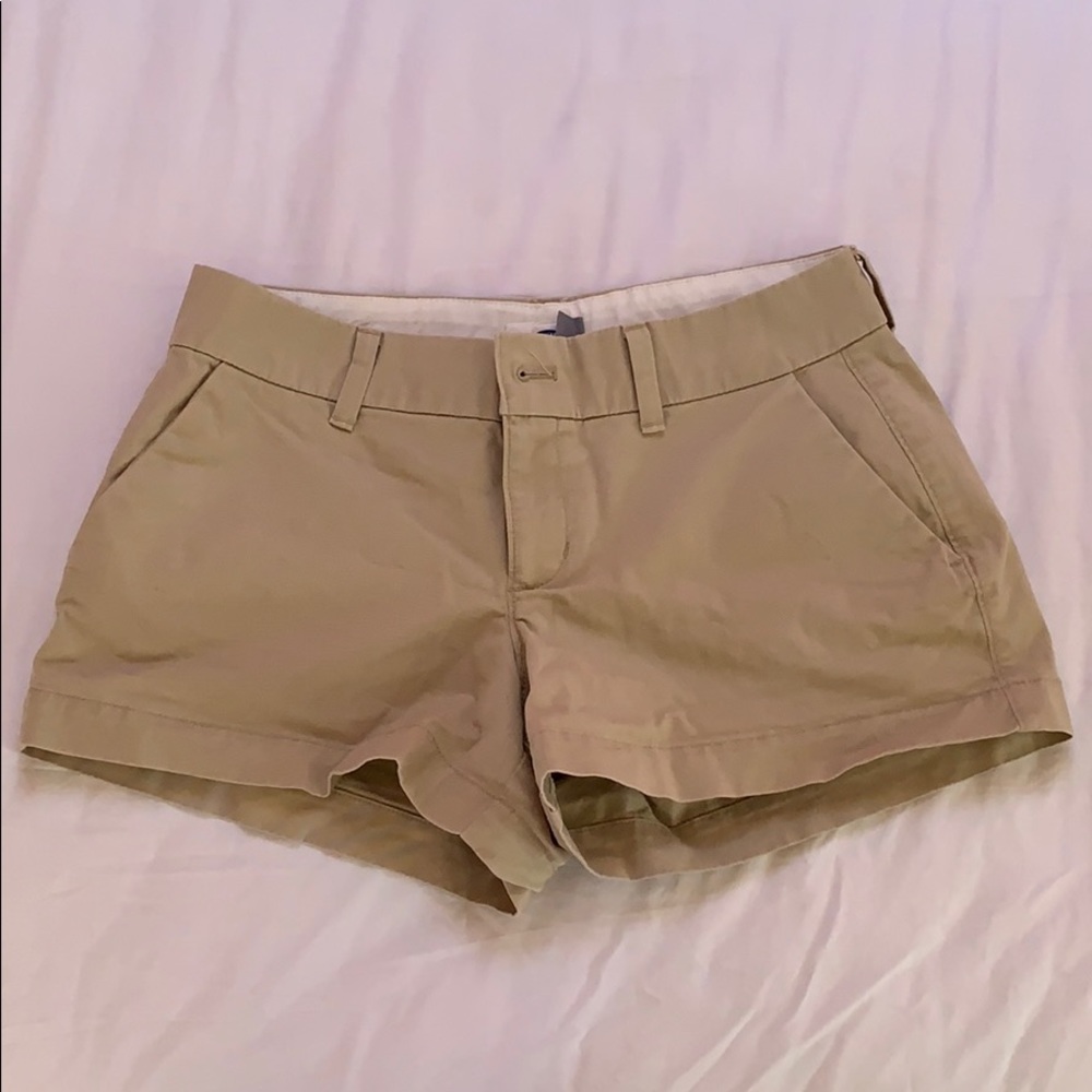 Khaki short-shorts